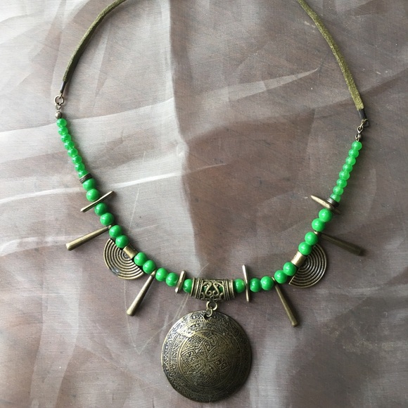 Green beaded brass necklace - Picture 2 of 3